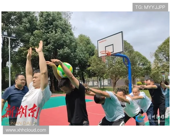 篮球赛快讯聚焦终场绝杀与逆转风云激荡全场热血对决点燃观众激情时刻 - 副本 (6) - 副本